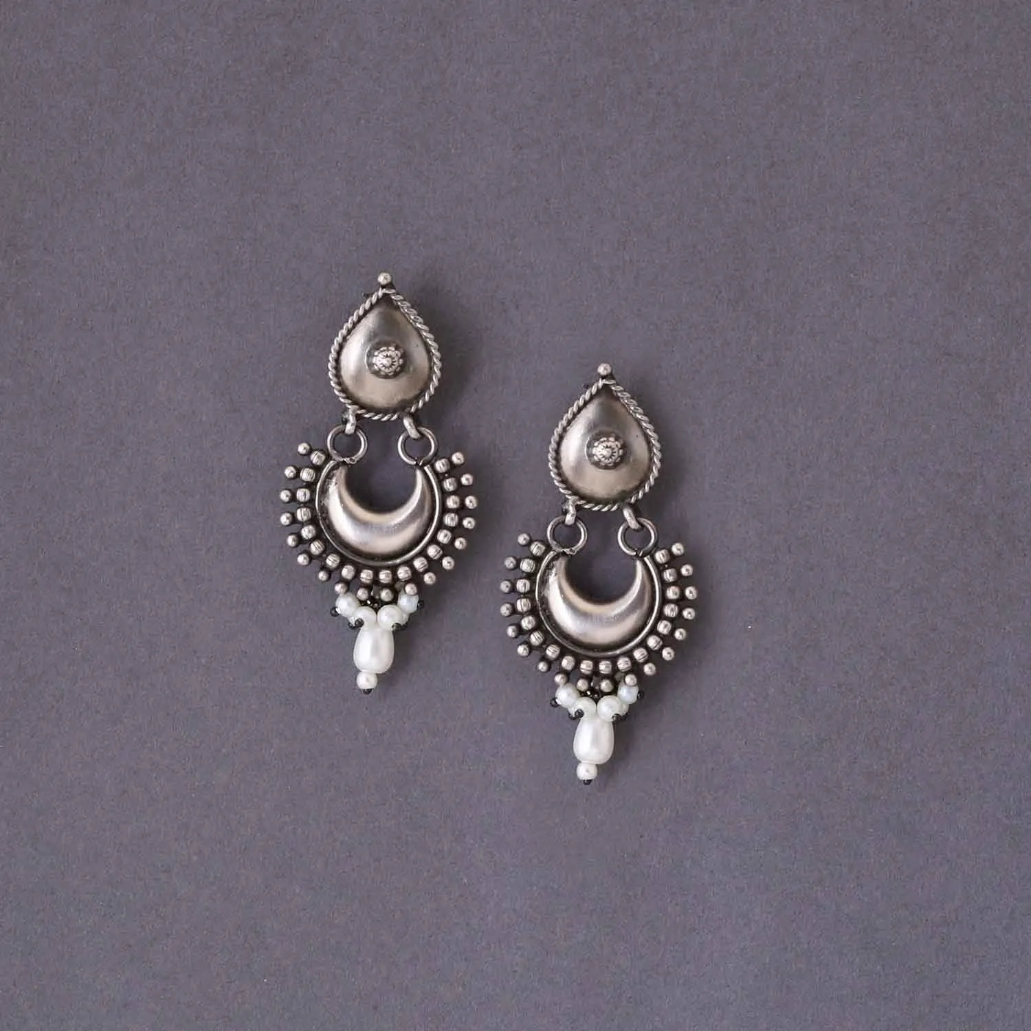 Antique Yaami Oxidised Chandbalis